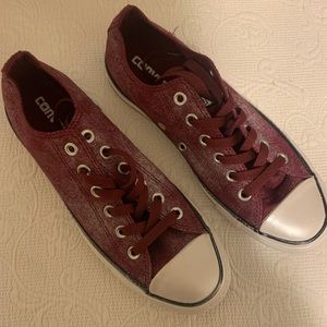 New converse never worn!!!!